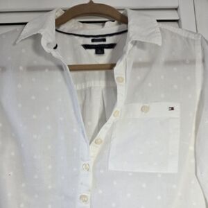 Tommy Hilfiger boyfriend fit button sleeve top. Size medium